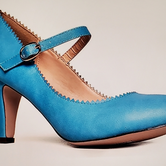 Perroquet Shoes Scalloped Mary Janes with Buckle - Powder Blue main image 0
